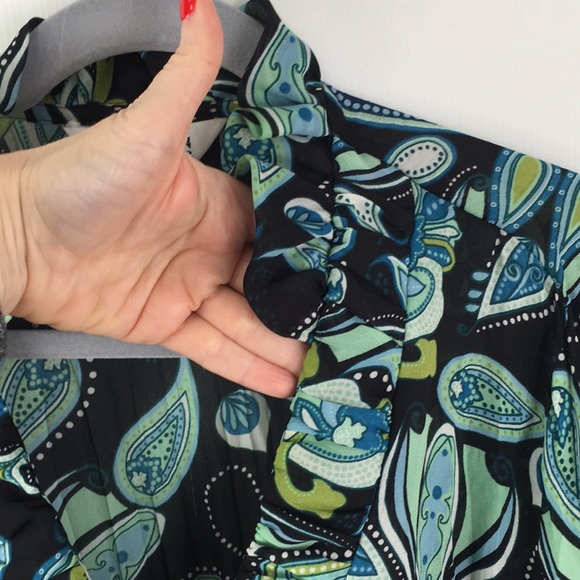 Women’s V-Neck Ruffle Collar Button Down Subtle Flare Sleeve Blouse  Size XL EUC - Picture 4 of 12